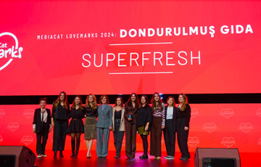 Türkiye’nin “Lovemark”ı SuperFresh, ödülüyle buluştu