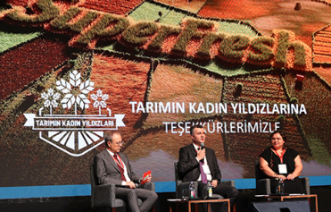 SuperFresh’in “Tarımın Kadın Yıldızları” Projesi, Smarties Awards 2024 MEA’nın Altın Ödülünün Sahibi Oldu